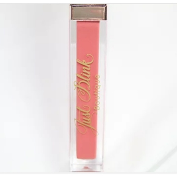 Ultra Matte Lipstick - Picture 2 of 8